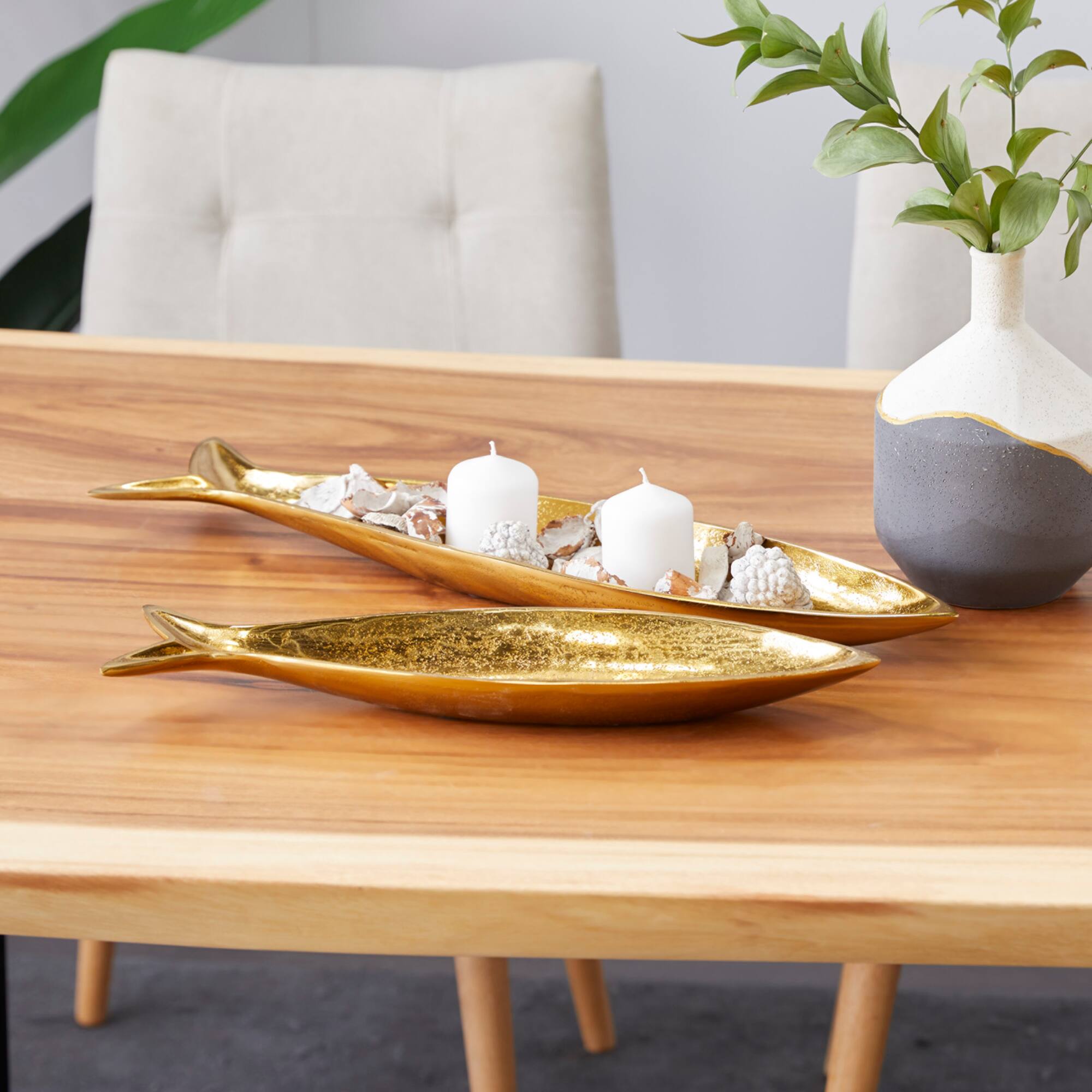 CosmoLiving by Cosmopolitan Aluminum Fish Tray Set